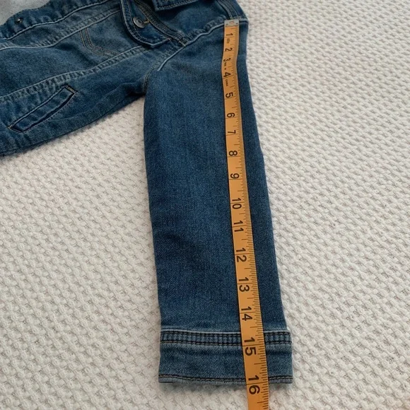 Cat & Jack Unisex Kid’s Trucker Blue Denim Jean Jacket Size 5T - Picture 8 of 10